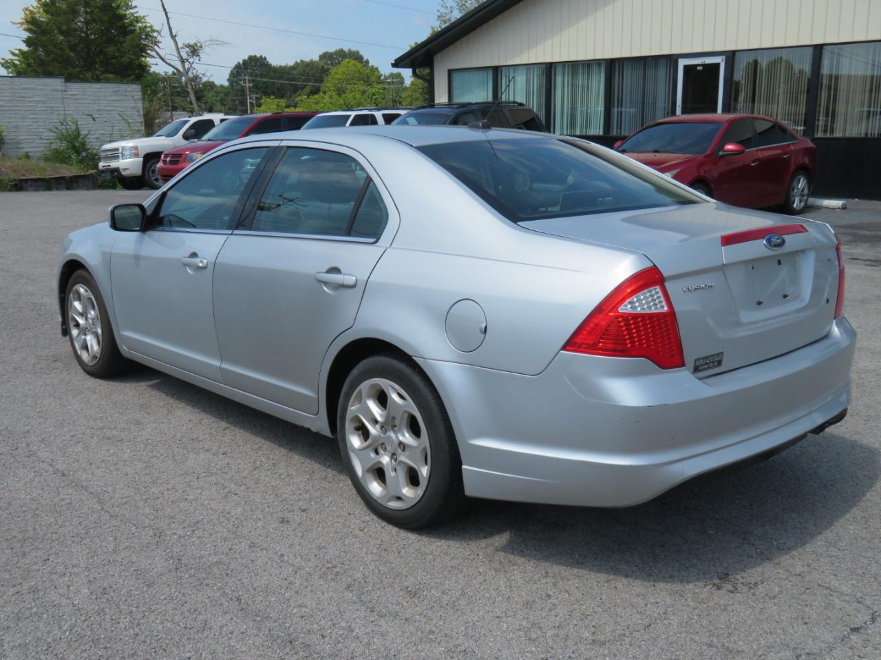 Ford Fusion 4dr Sdn SE FWD 2010