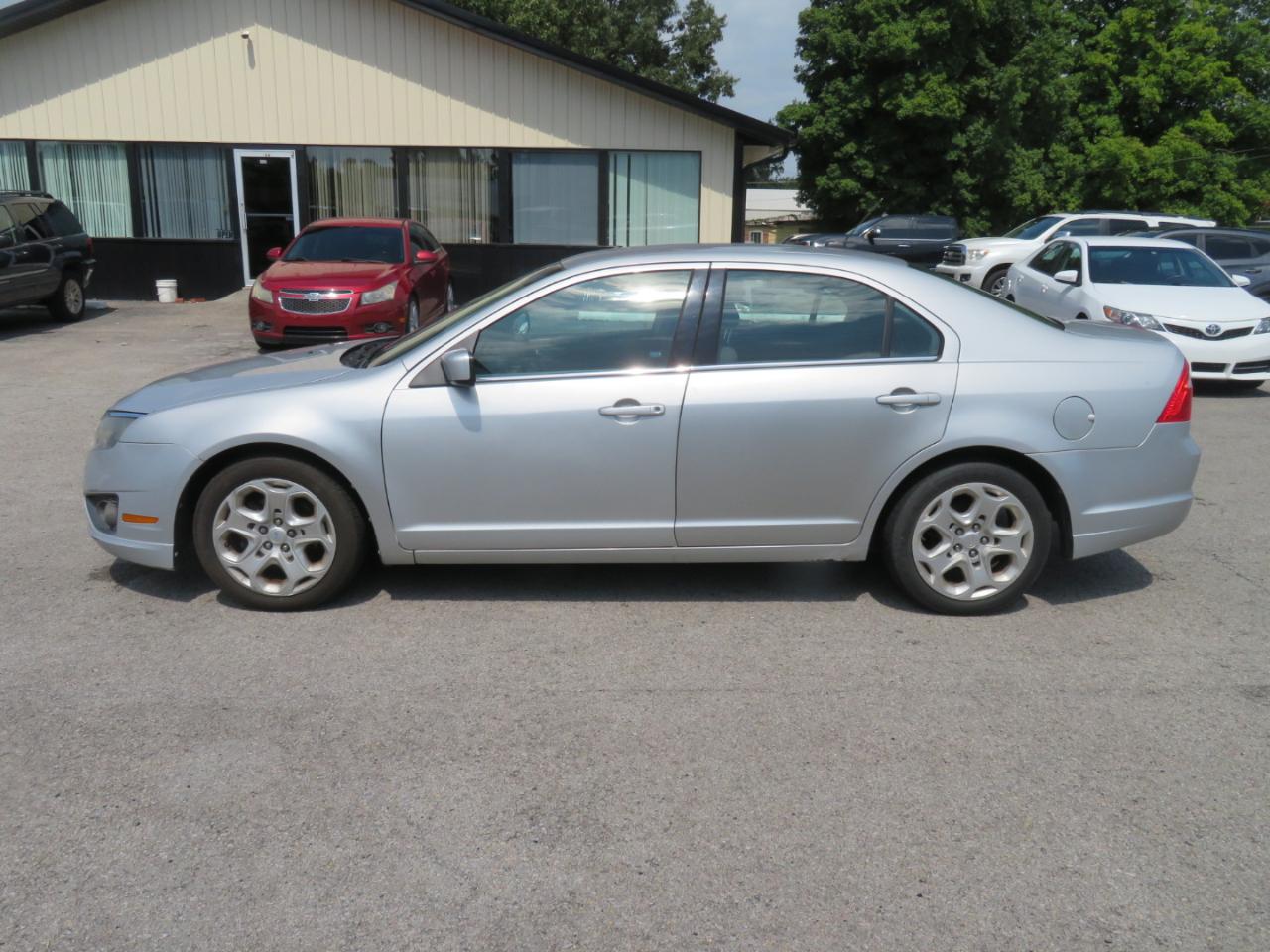 Ford Fusion 4dr Sdn SE FWD 2010