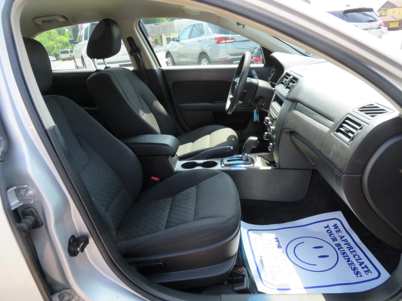 Ford Fusion 4dr Sdn SE FWD 2010