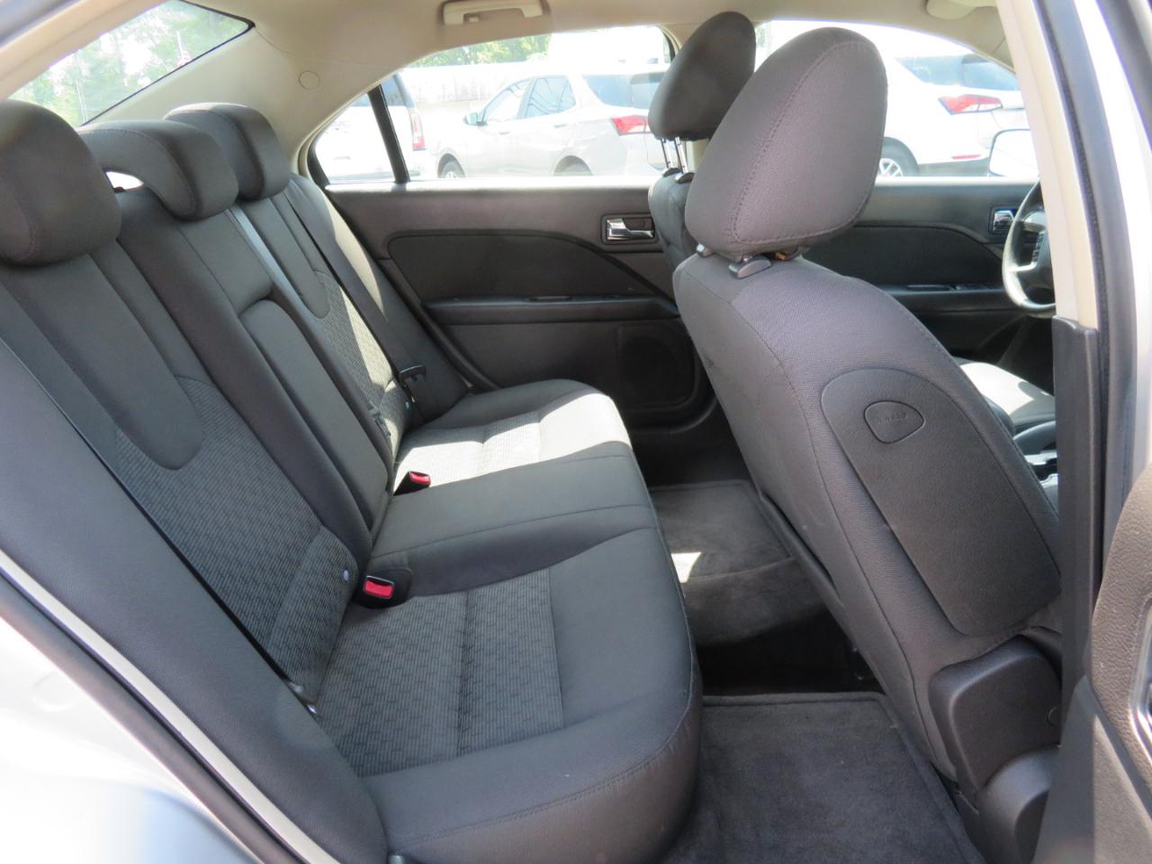 Ford Fusion 4dr Sdn SE FWD 2010