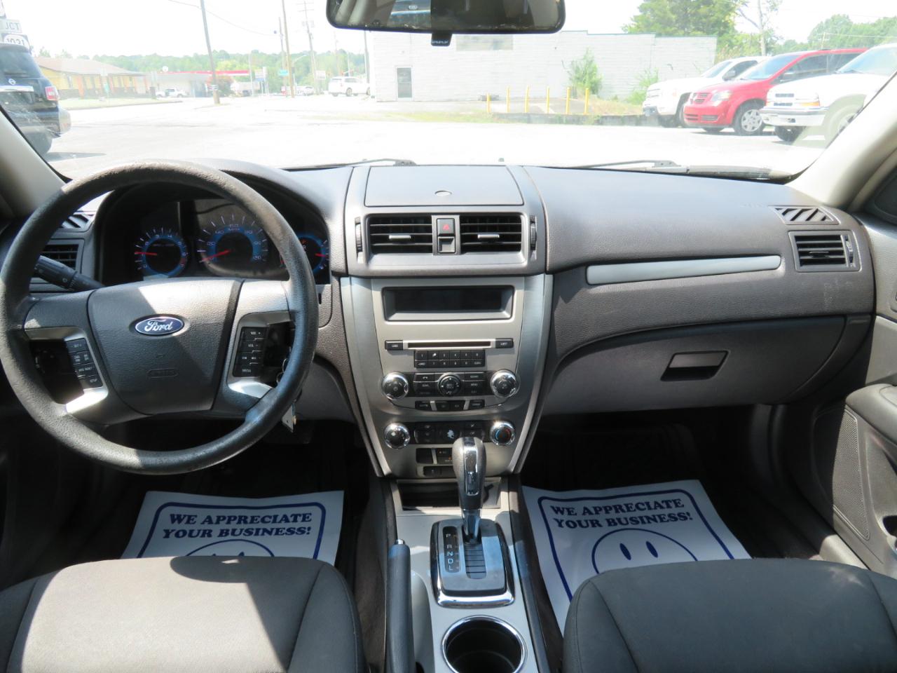 Ford Fusion 4dr Sdn SE FWD 2010
