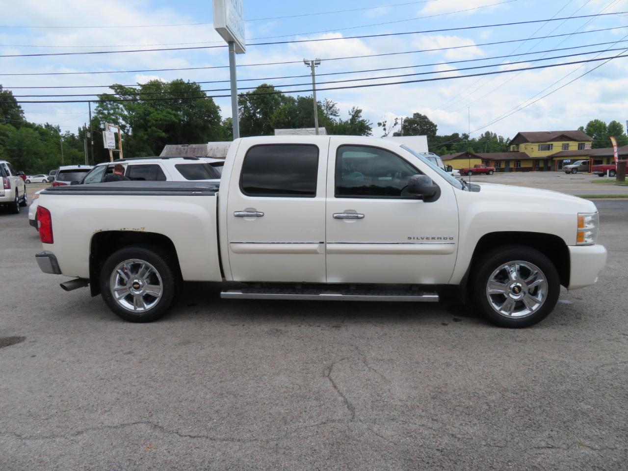 Chevrolet Silverado 1500 4WD Crew Cab 143.5" LTZ 2012
