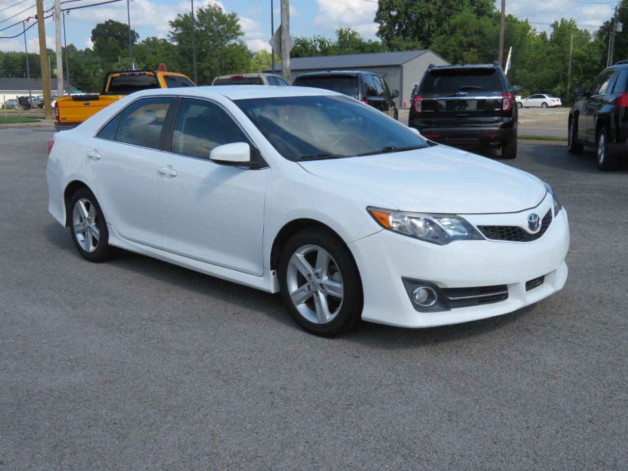 Toyota Camry 4dr Sdn I4 Auto XLE (Natl) 2013