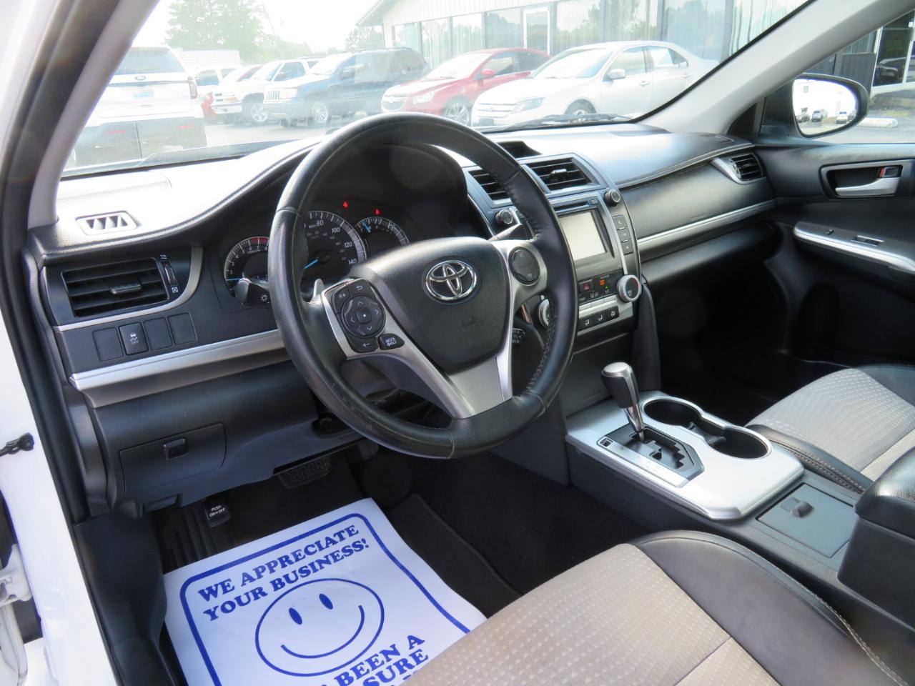 Toyota Camry 4dr Sdn I4 Auto XLE (Natl) 2013