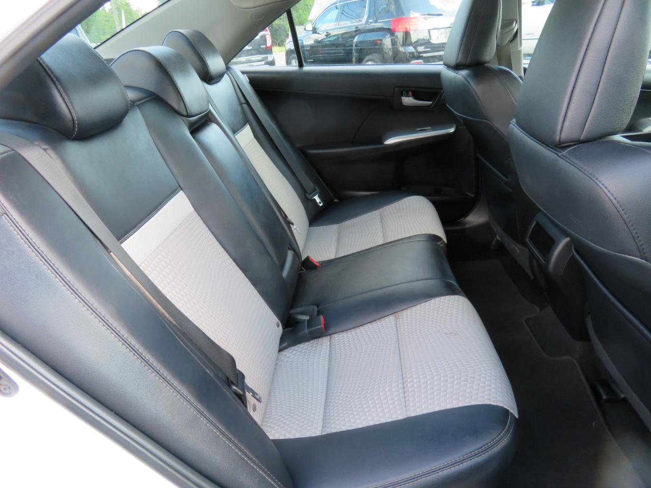 Toyota Camry 4dr Sdn I4 Auto XLE (Natl) 2013