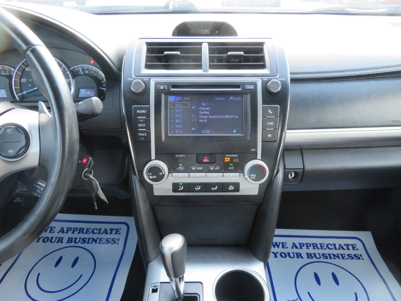 Toyota Camry 4dr Sdn I4 Auto XLE (Natl) 2013