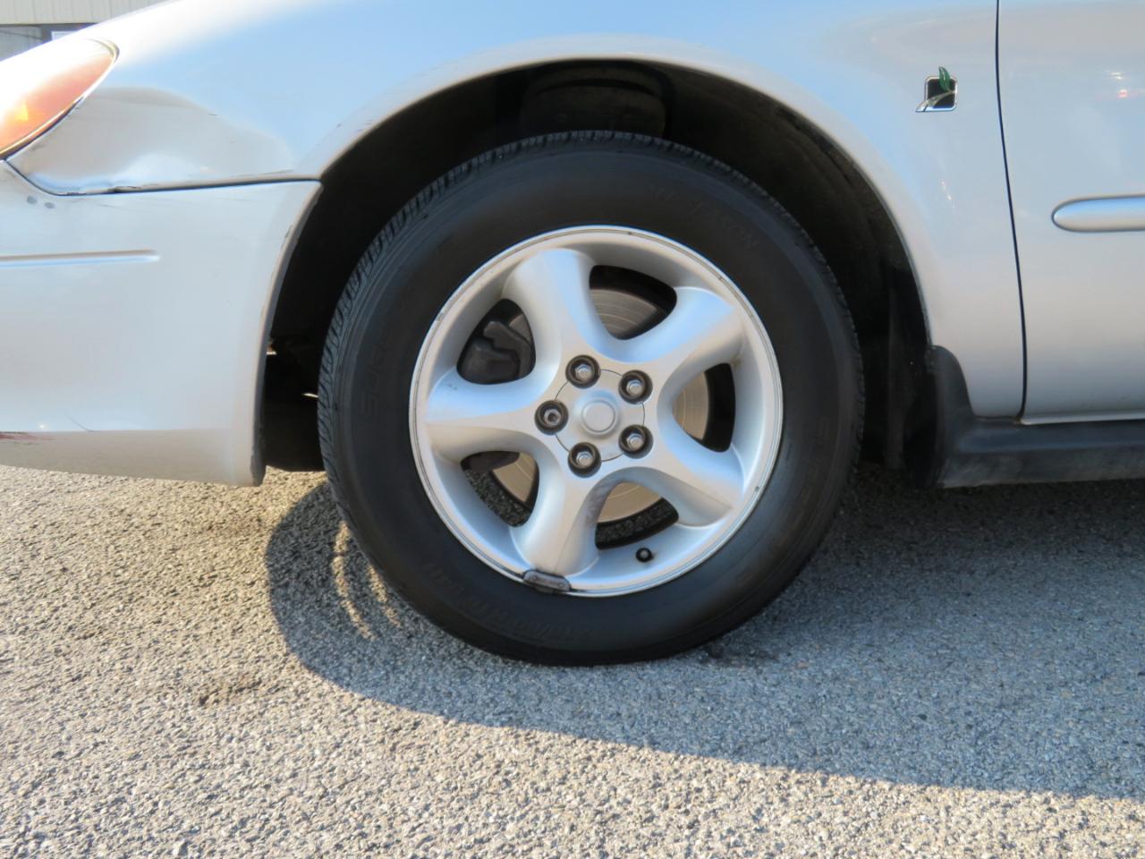 Ford Taurus 4dr Sdn SE 2001
