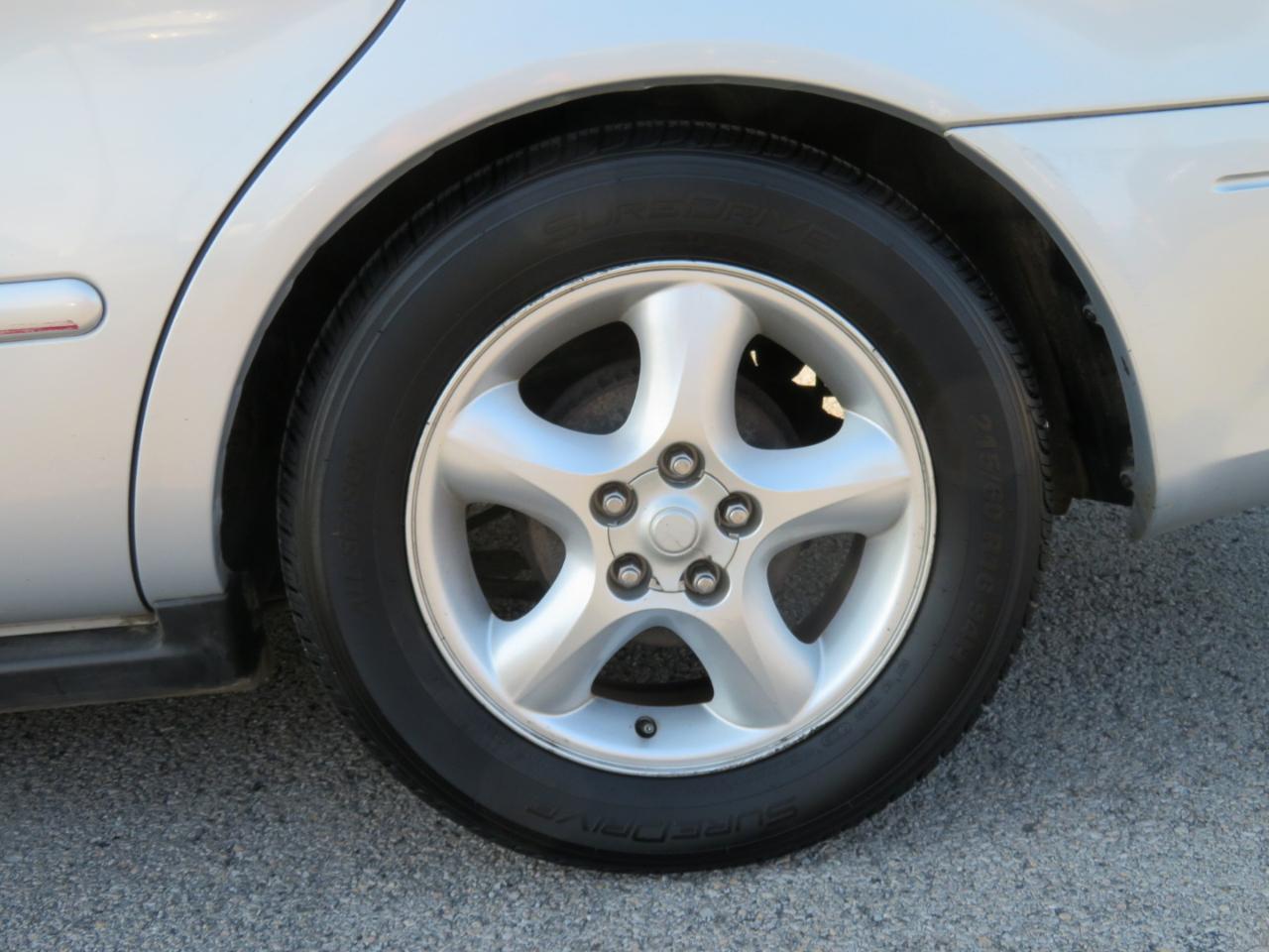 Ford Taurus 4dr Sdn SE 2001
