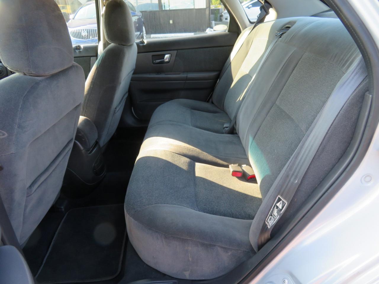 Ford Taurus 4dr Sdn SE 2001