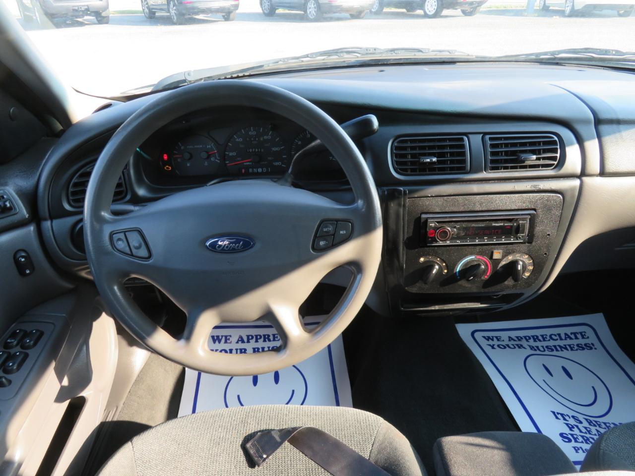 Ford Taurus 4dr Sdn SE 2001