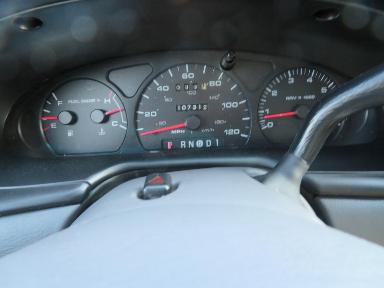 Ford Taurus 4dr Sdn SE 2001