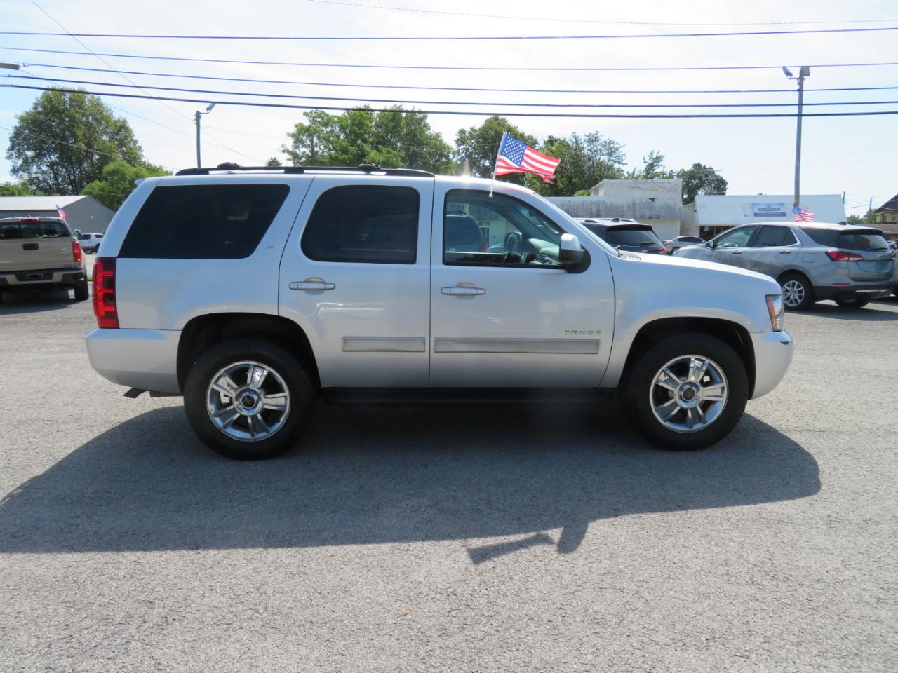 Chevrolet Tahoe 4WD 4dr 1500 LT 2012