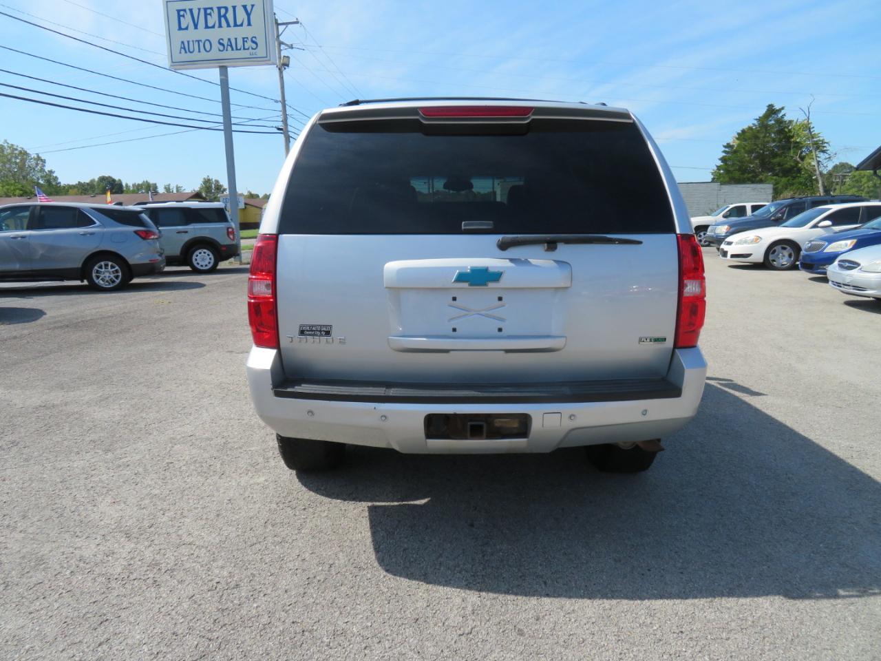 Chevrolet Tahoe 4WD 4dr 1500 LT 2012