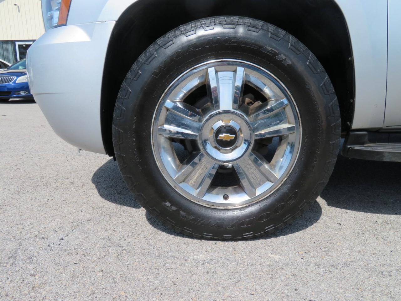 Chevrolet Tahoe 4WD 4dr 1500 LT 2012