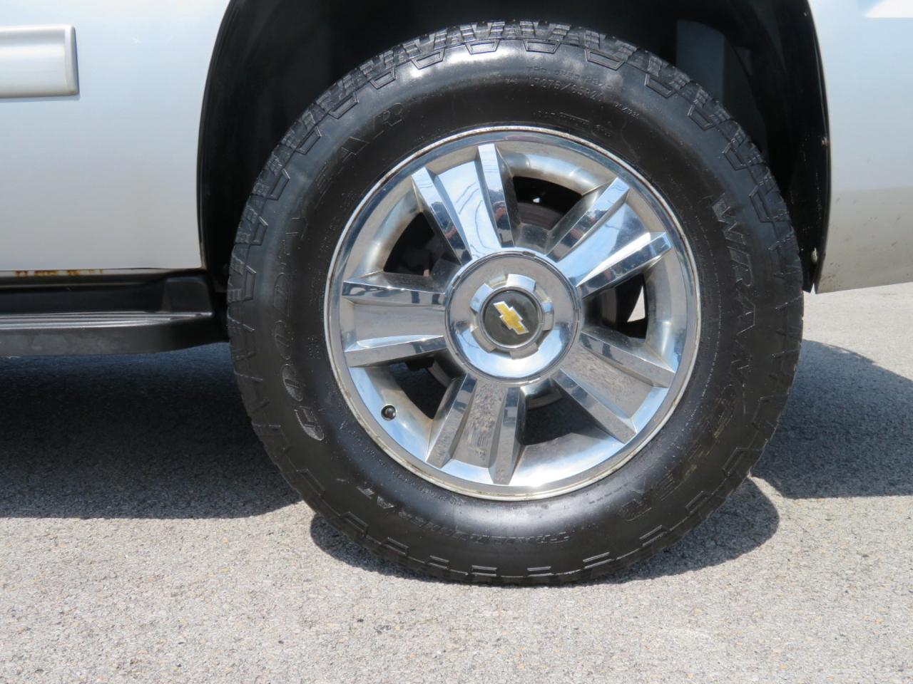 Chevrolet Tahoe 4WD 4dr 1500 LT 2012