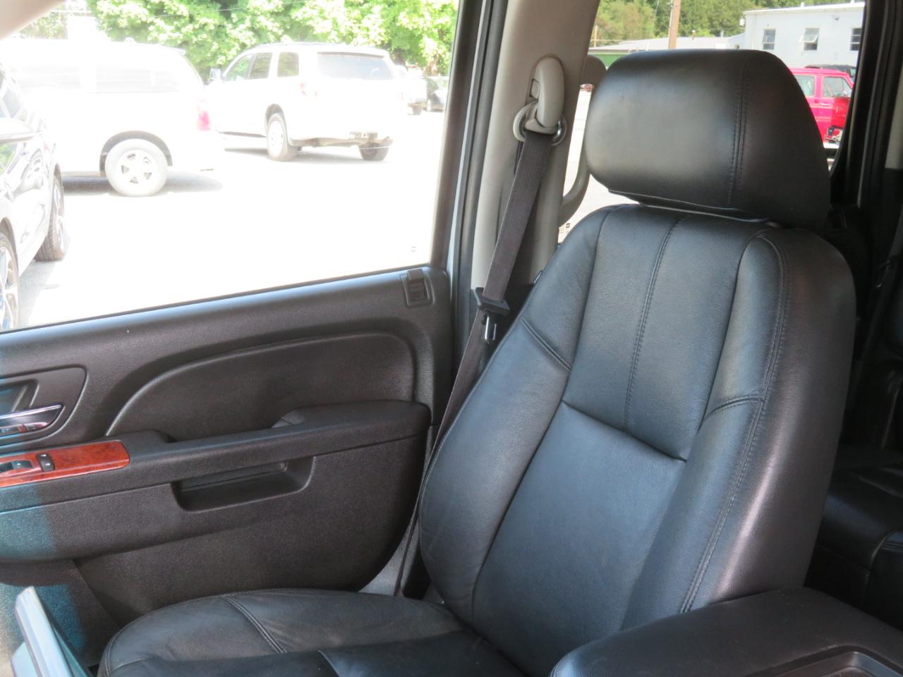 Chevrolet Tahoe 4WD 4dr 1500 LT 2012
