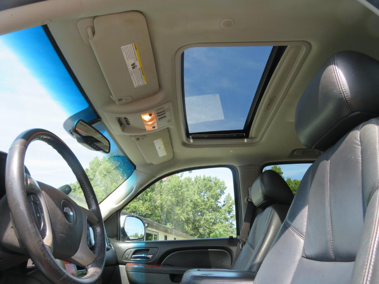 Chevrolet Tahoe 4WD 4dr 1500 LT 2012