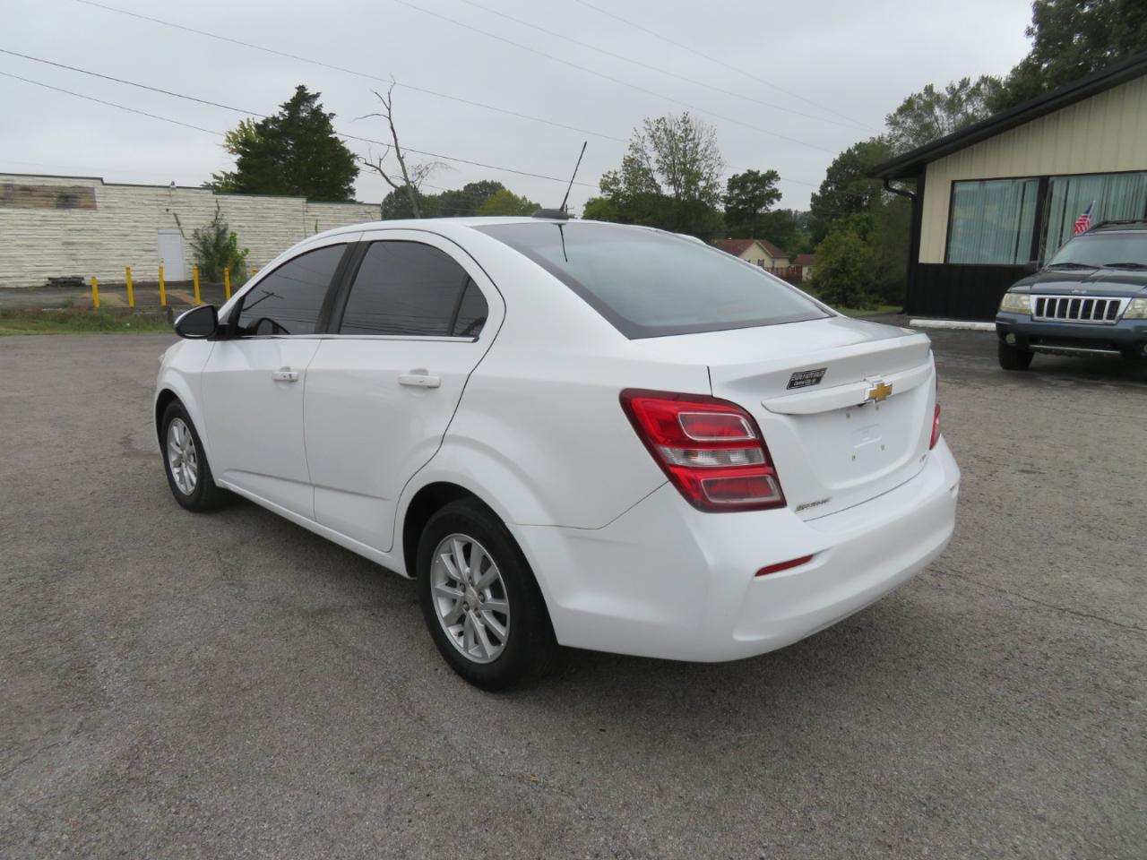 Chevrolet Sonic 4dr Sdn Auto LT 2017