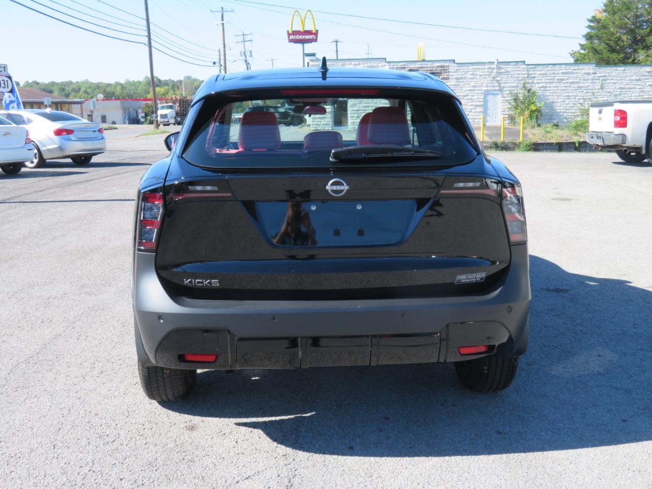 Nissan Kicks S FWD 2026