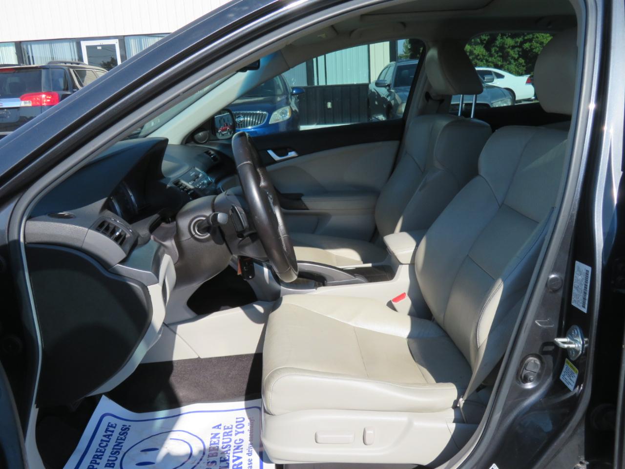 Acura TSX 4dr Sdn V6 Auto 2011
