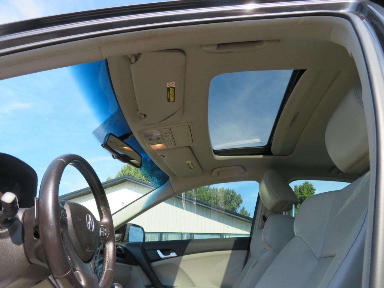 Acura TSX 4dr Sdn V6 Auto 2011