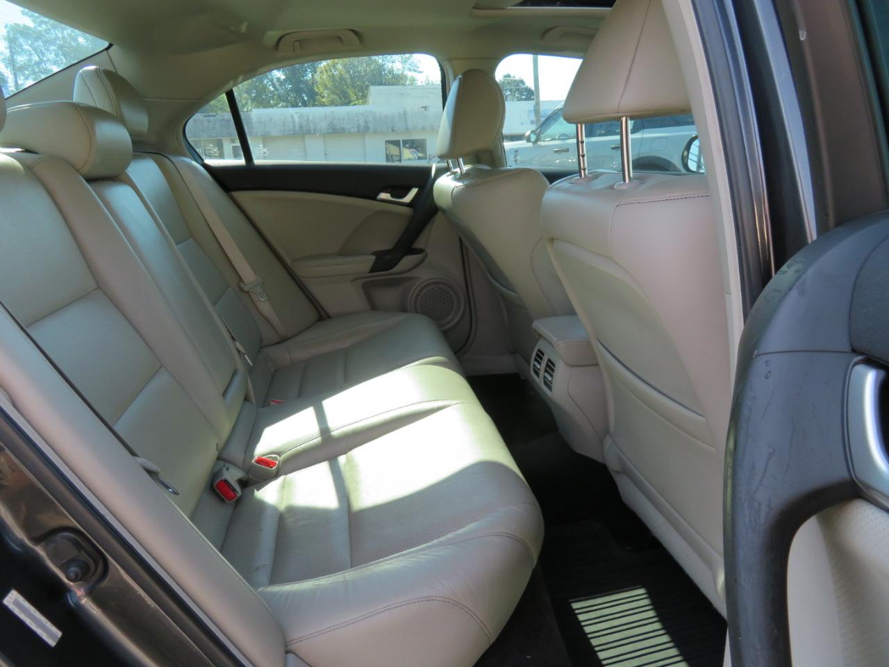 Acura TSX 4dr Sdn V6 Auto 2011