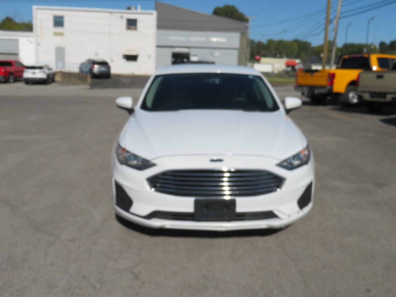 Ford Fusion S FWD 2019