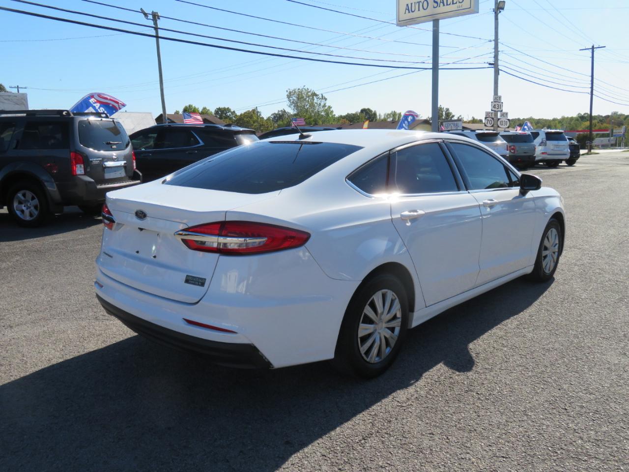 Ford Fusion S FWD 2019