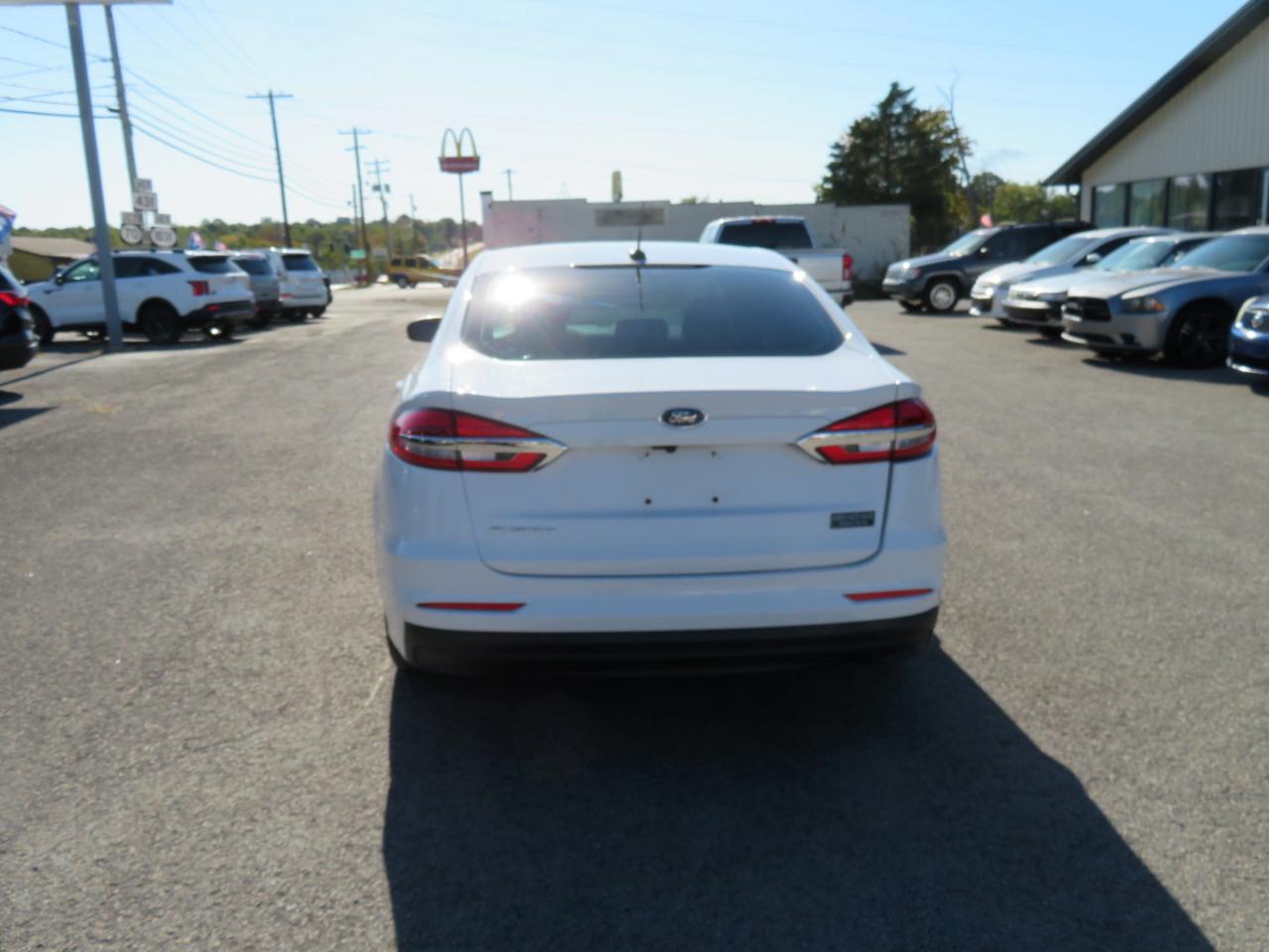 Ford Fusion S FWD 2019