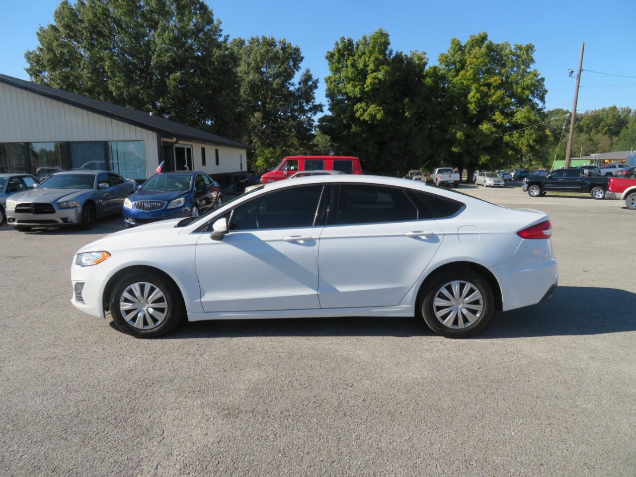 Ford Fusion S FWD 2019