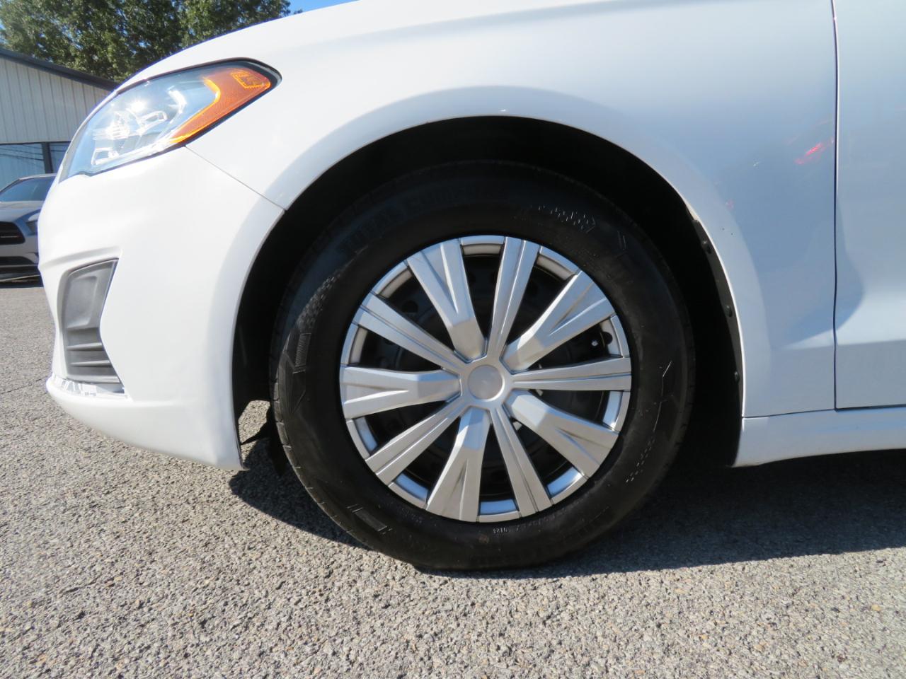 Ford Fusion S FWD 2019