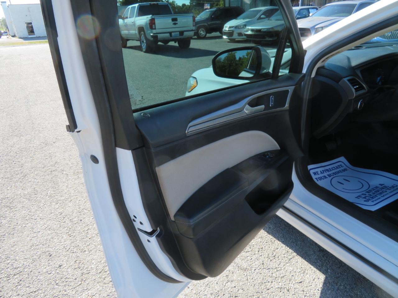 Ford Fusion S FWD 2019
