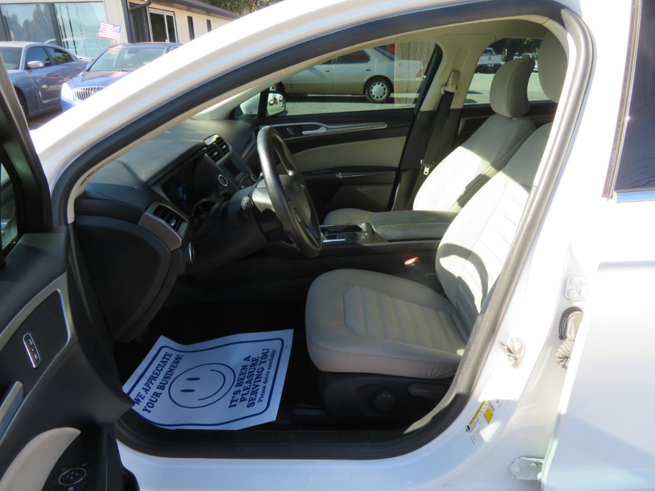 Ford Fusion S FWD 2019