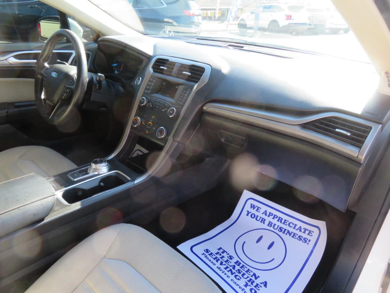 Ford Fusion S FWD 2019