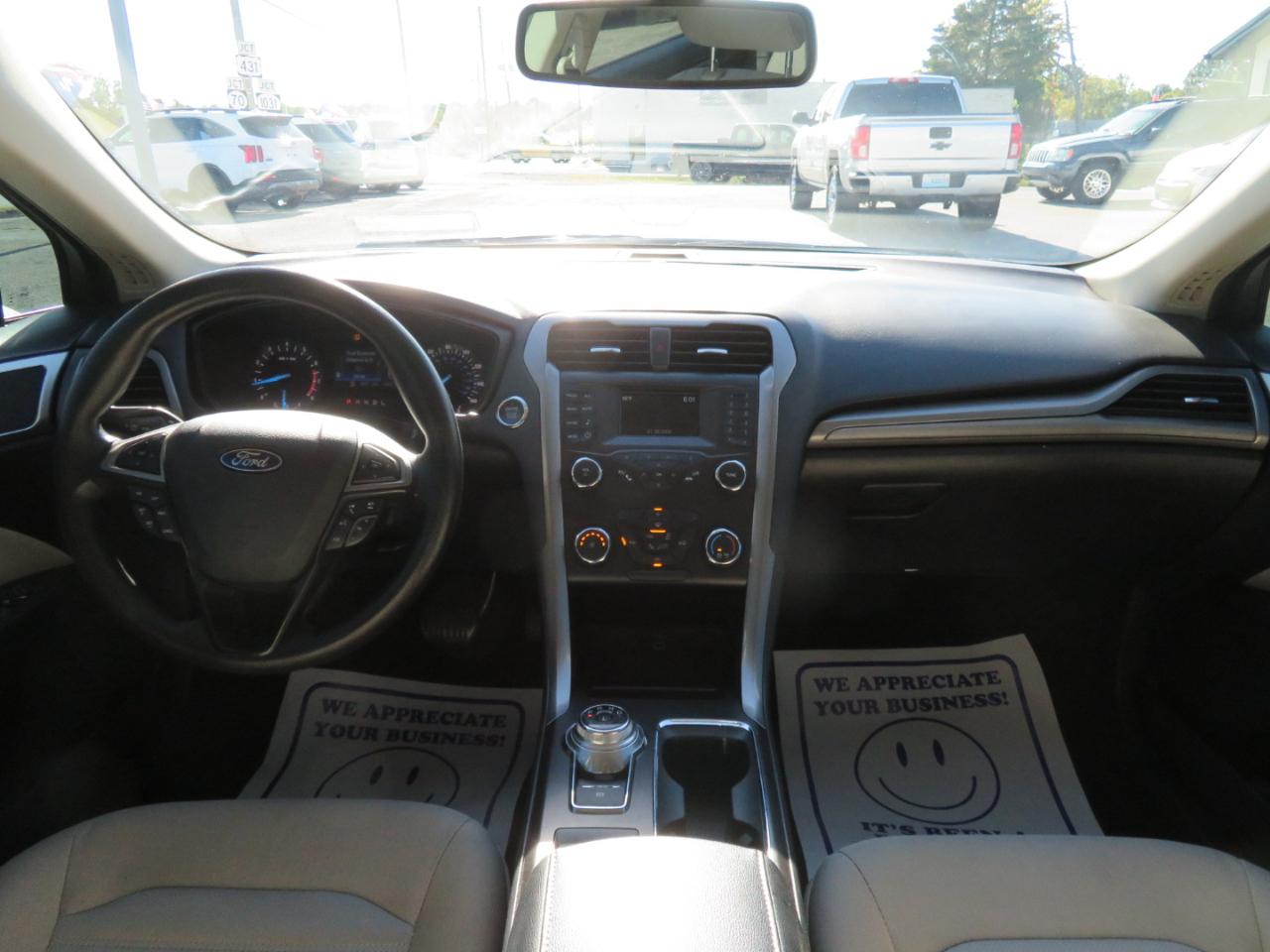 Ford Fusion S FWD 2019