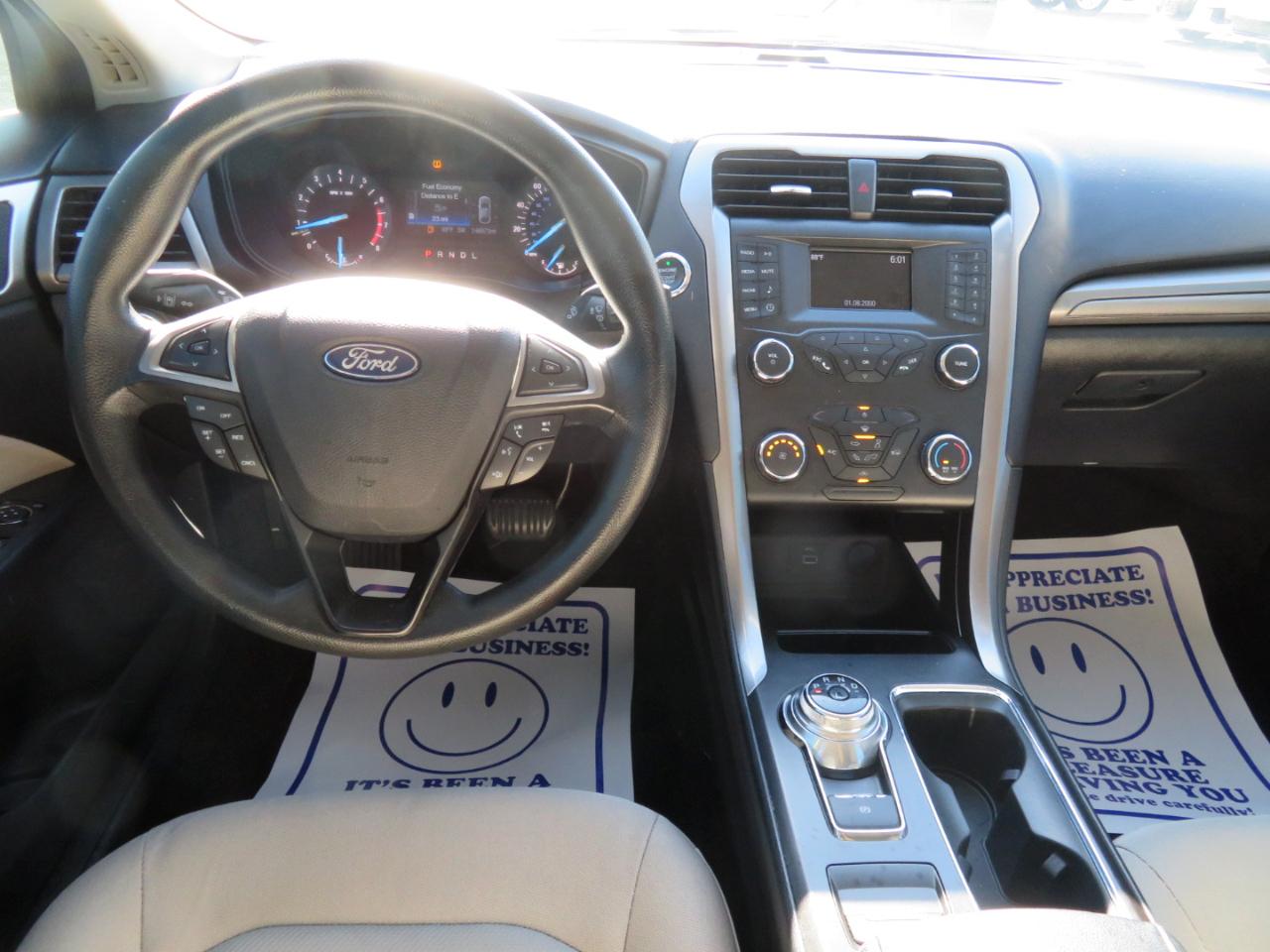 Ford Fusion S FWD 2019