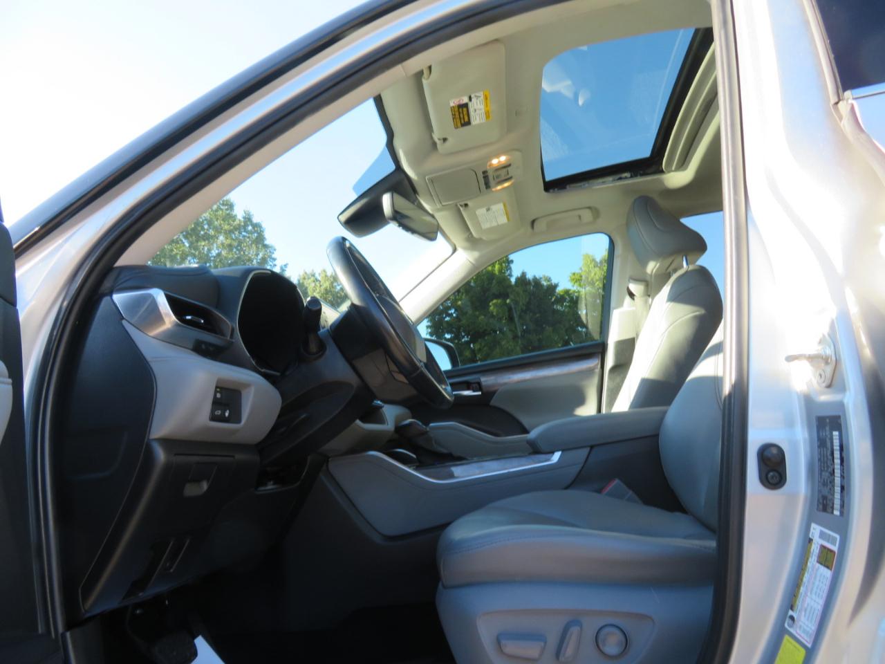 Toyota Highlander Limited FWD (Natl) 2020