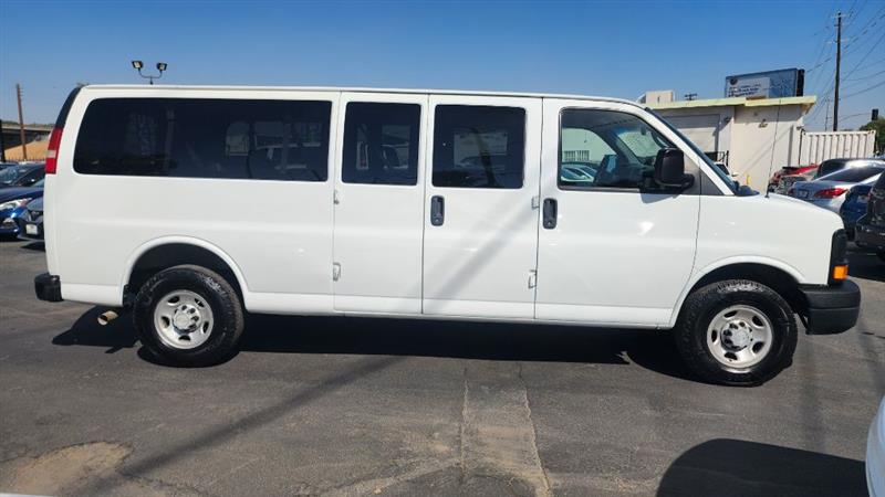 2007 Chevrolet Express LS 3500 photo 6