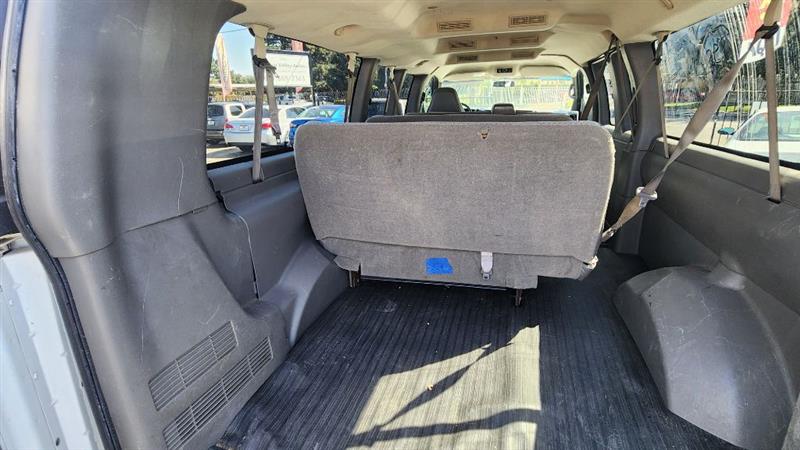 2007 Chevrolet Express LS 3500 photo 12