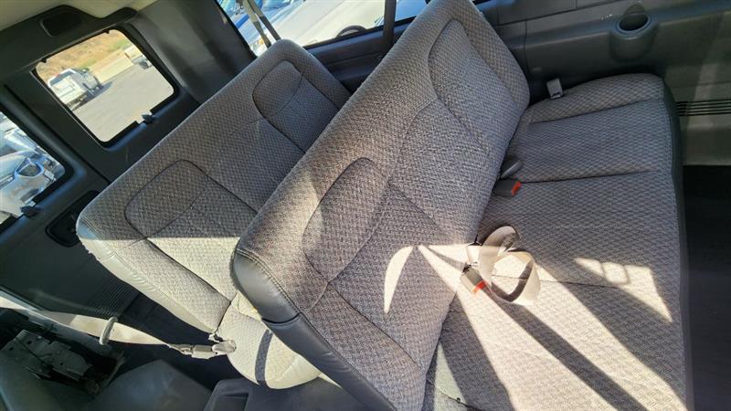 2007 Chevrolet Express LS 3500 photo 13