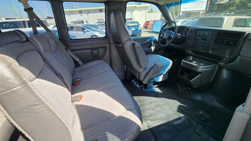 2007 Chevrolet Express LS 3500 photo 14
