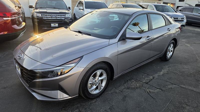 Hyundai Elantra photo 4