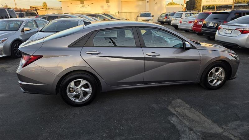 Hyundai Elantra photo 6