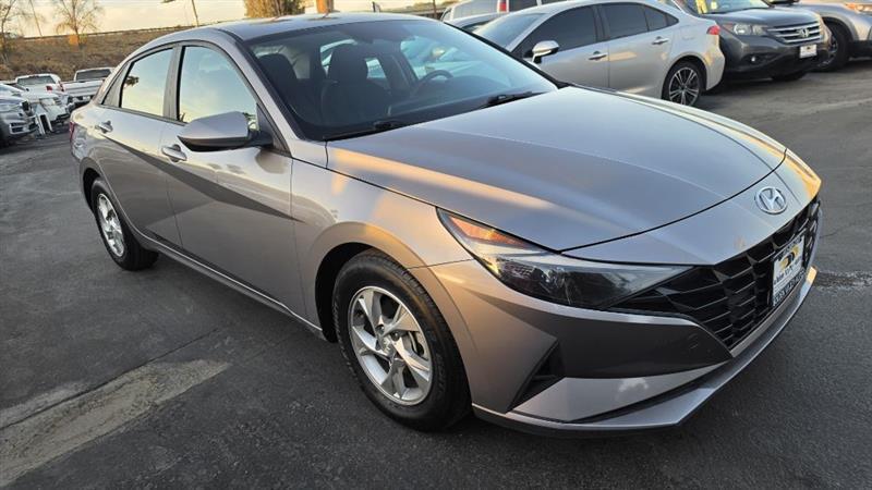 Hyundai Elantra photo 7