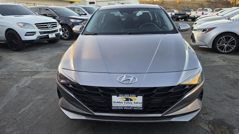 Hyundai Elantra photo 8