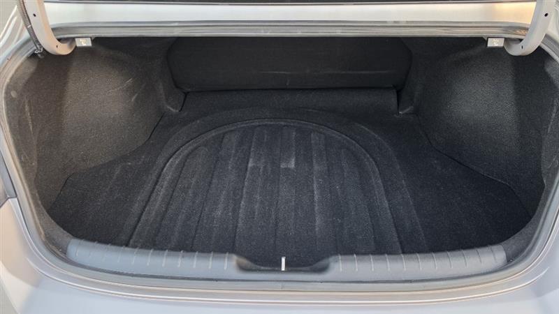 Hyundai Elantra photo 16