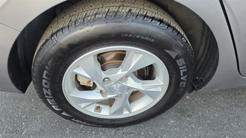 Hyundai Elantra photo 17