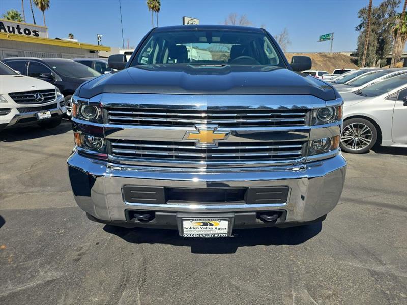 Chevrolet Silverado photo 2