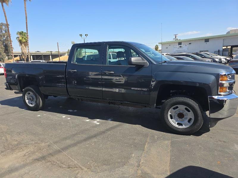 Chevrolet Silverado photo 4