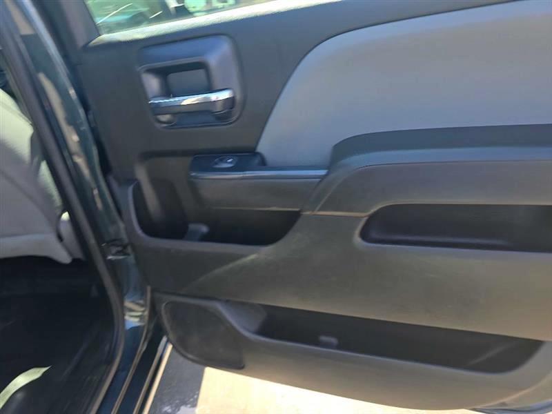 Chevrolet Silverado photo 11